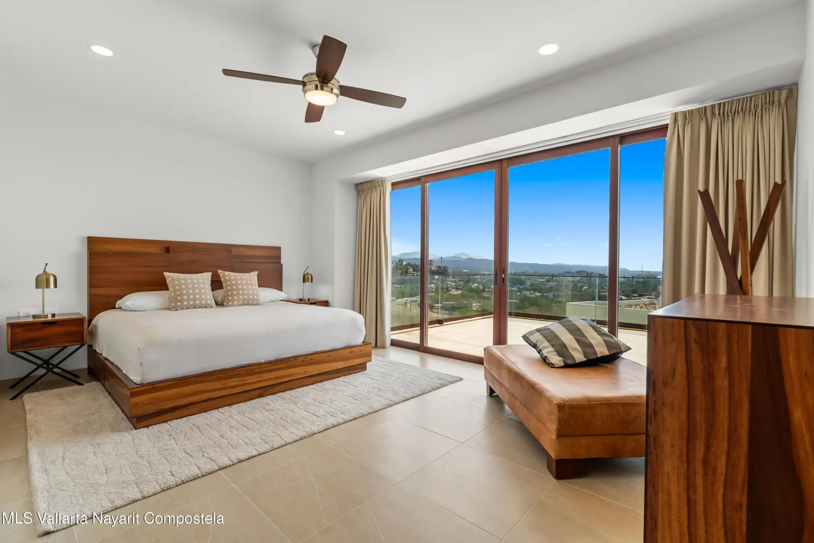 Main bedroom of Alamar Cabo 101