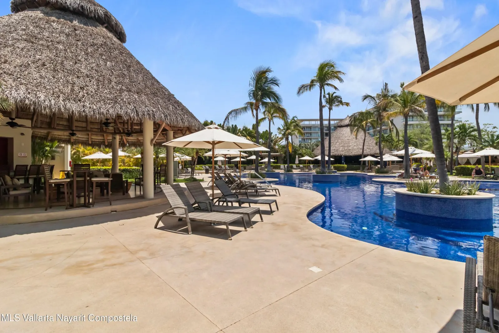 Alamar beach club, with a pool
