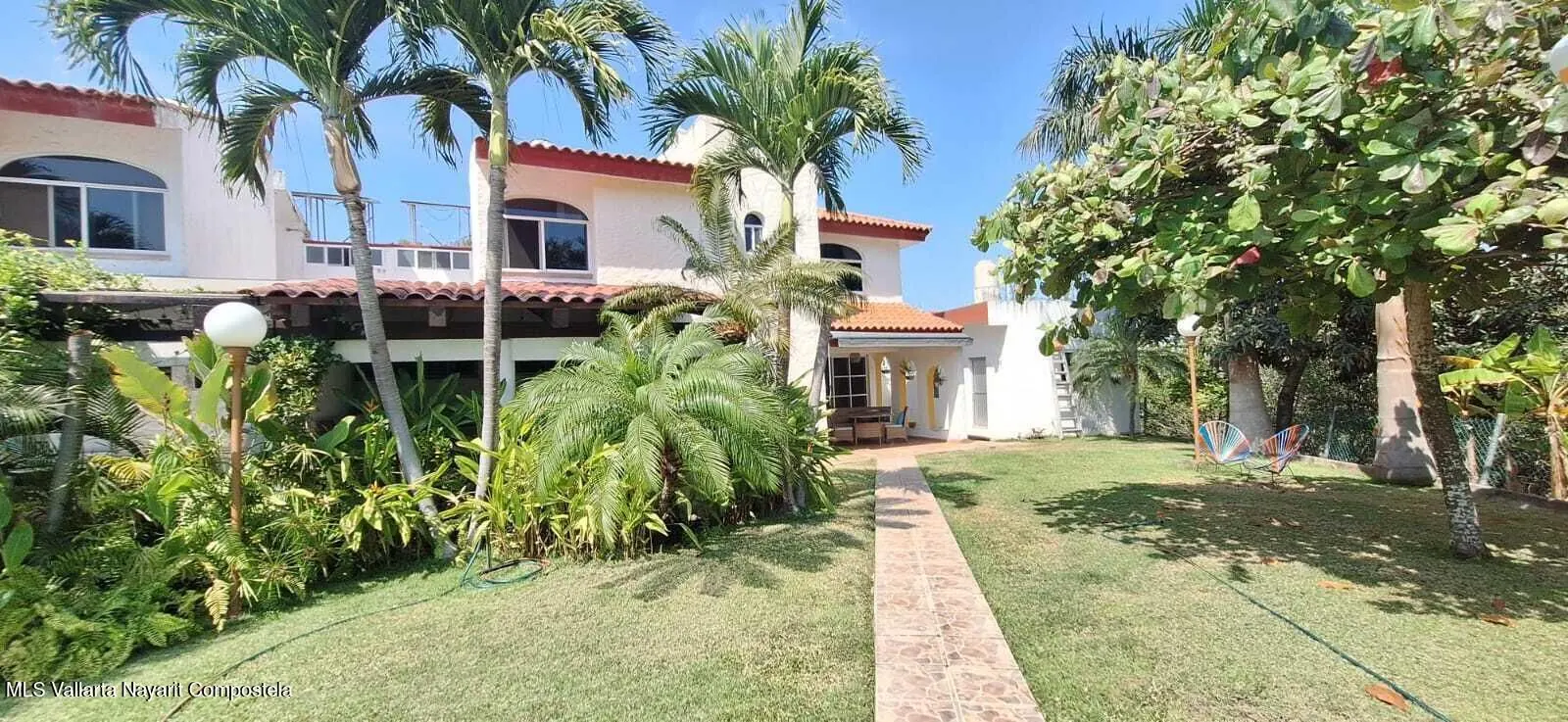 Exterior and palapa of Casa 1 Los Almendros