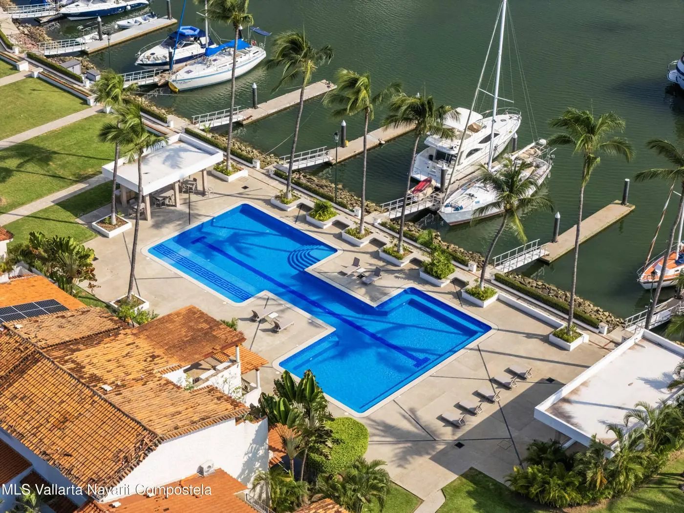 House in Puerto Iguana, photo 2 of 17