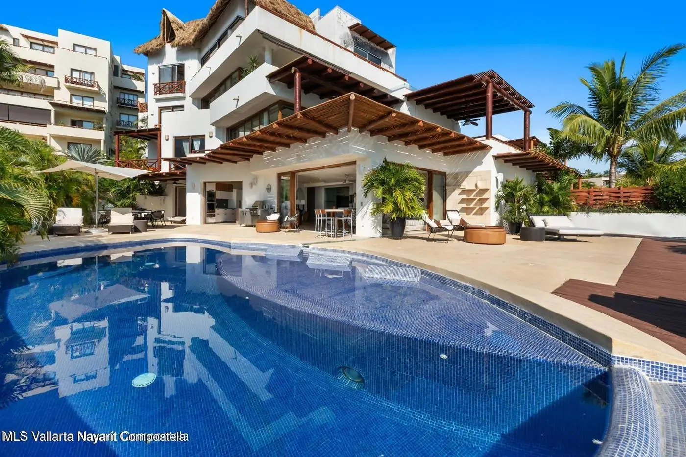 Oceanfront house with pool in Punta Esmeralda, La Cruz de Huanacaxtle