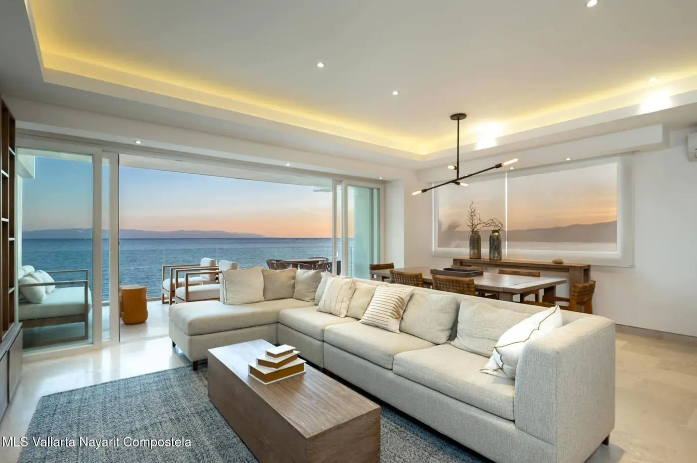 Living room with ocean view at Mar Azul, Bucerías