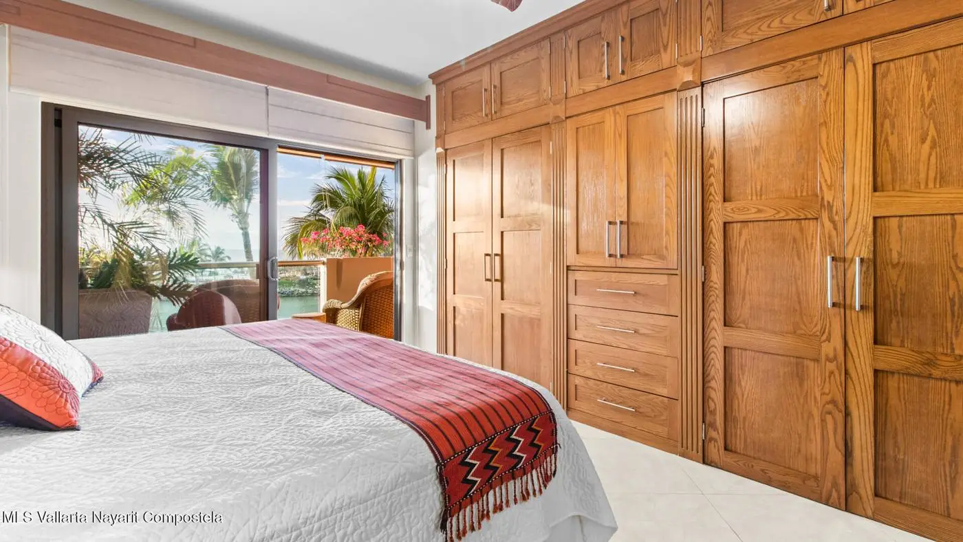 Apartment in Ocean Vista, photo 7 of 13