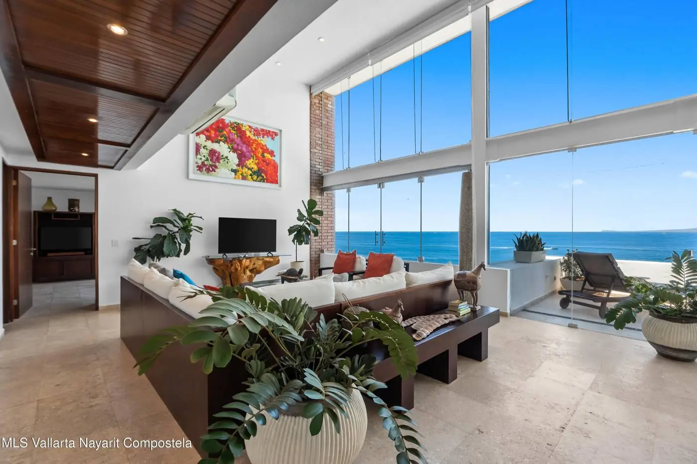 Apartment in Santa Barbara Shores, photo 2 of 19
