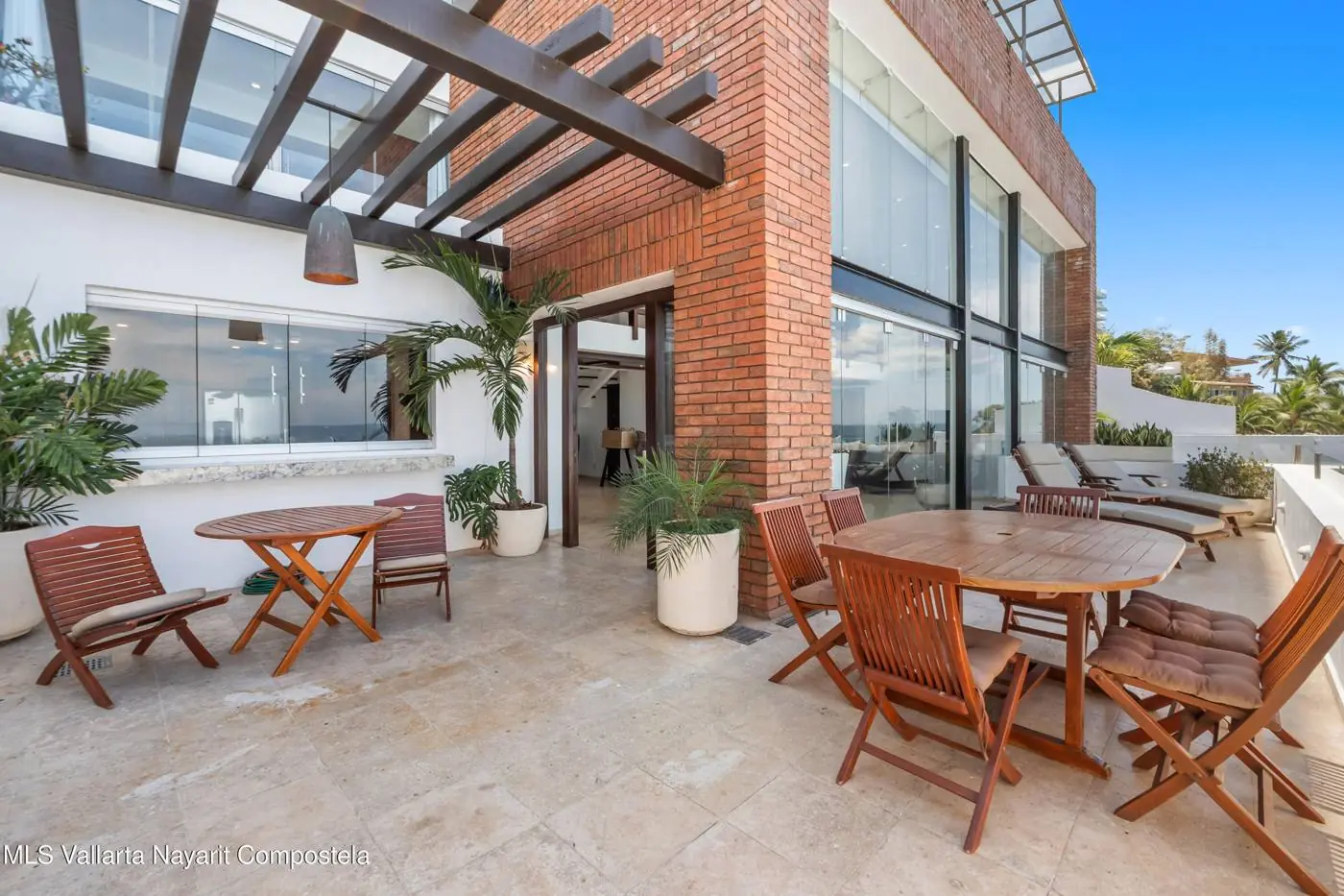 Apartment in Santa Barbara Shores, photo 3 of 19