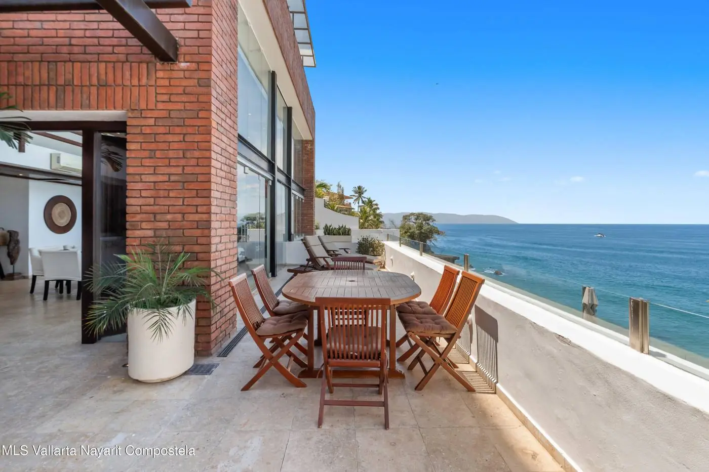 Apartment in Santa Barbara Shores, photo 4 of 19