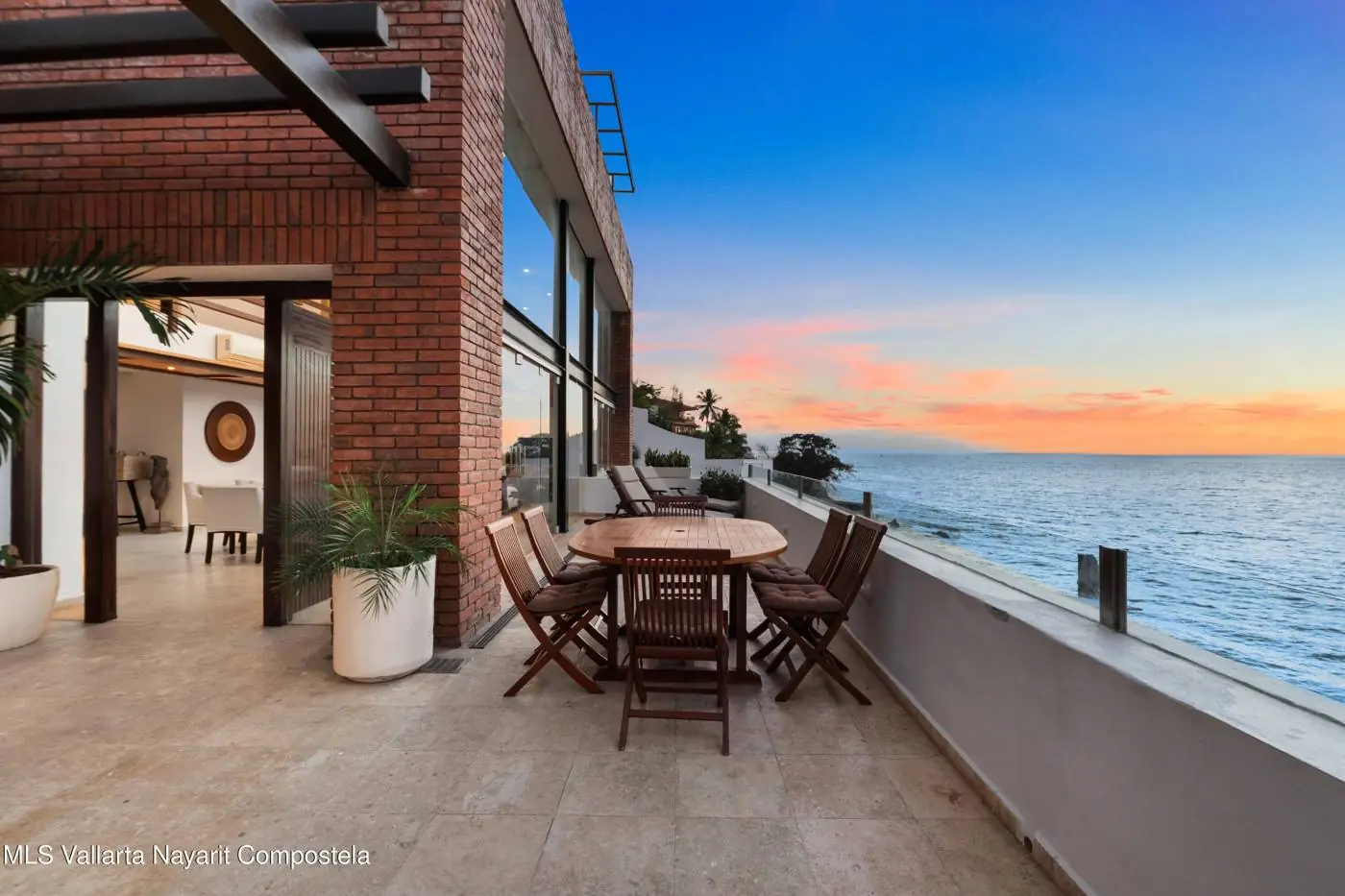 Apartment in Santa Barbara Shores, photo 6 of 19