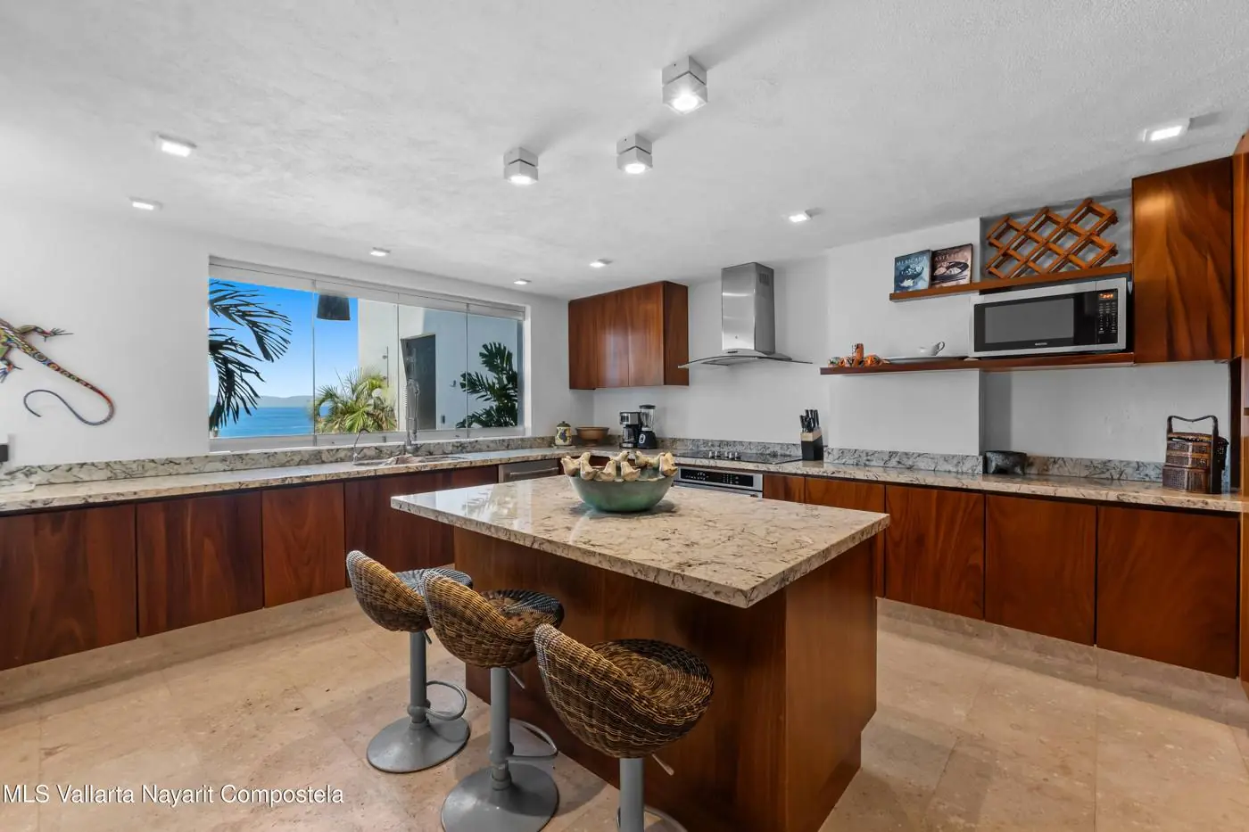 Apartment in Santa Barbara Shores, photo 10 of 19