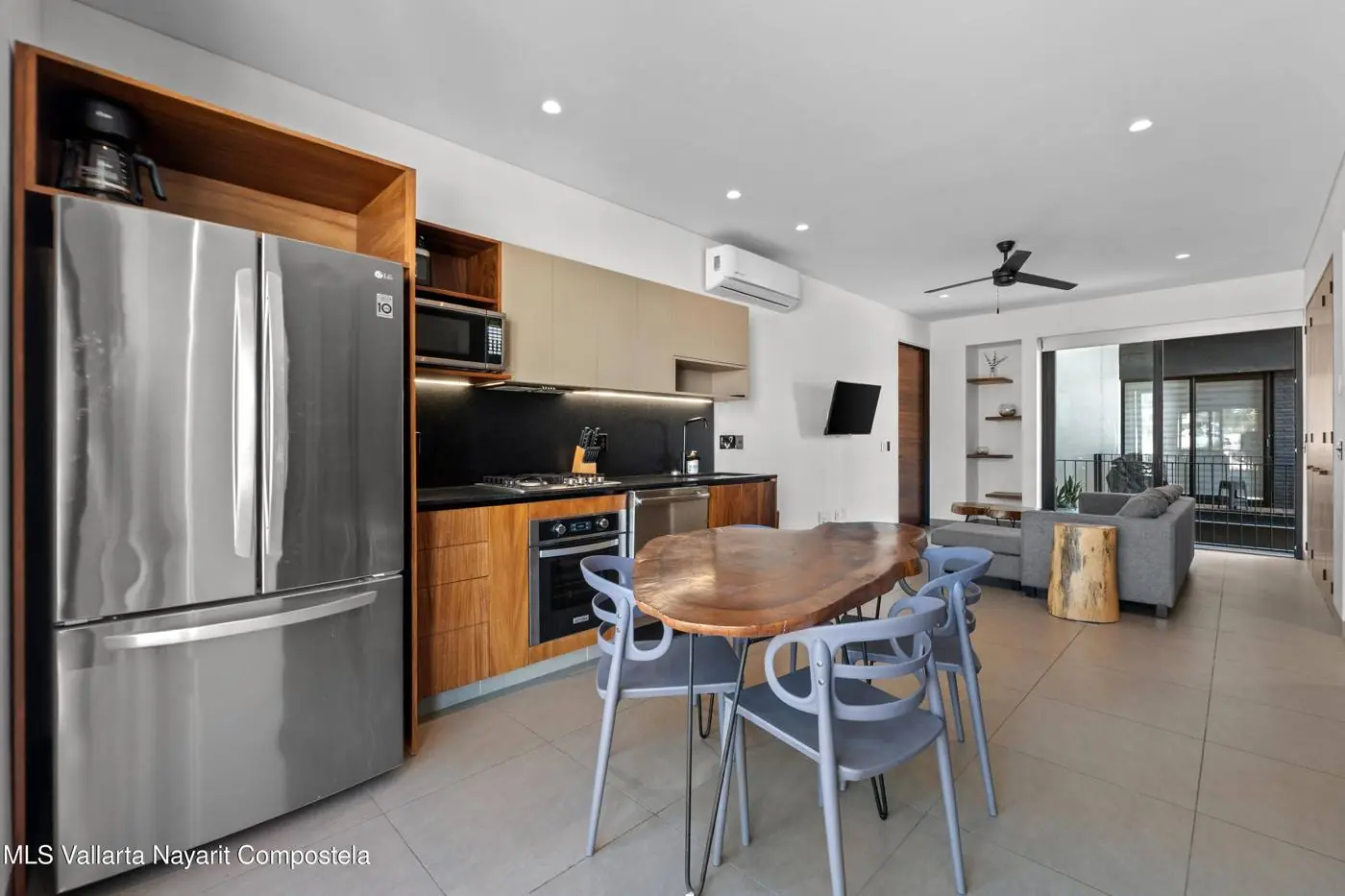 Apartment in The Colonial, photo 4 of 16