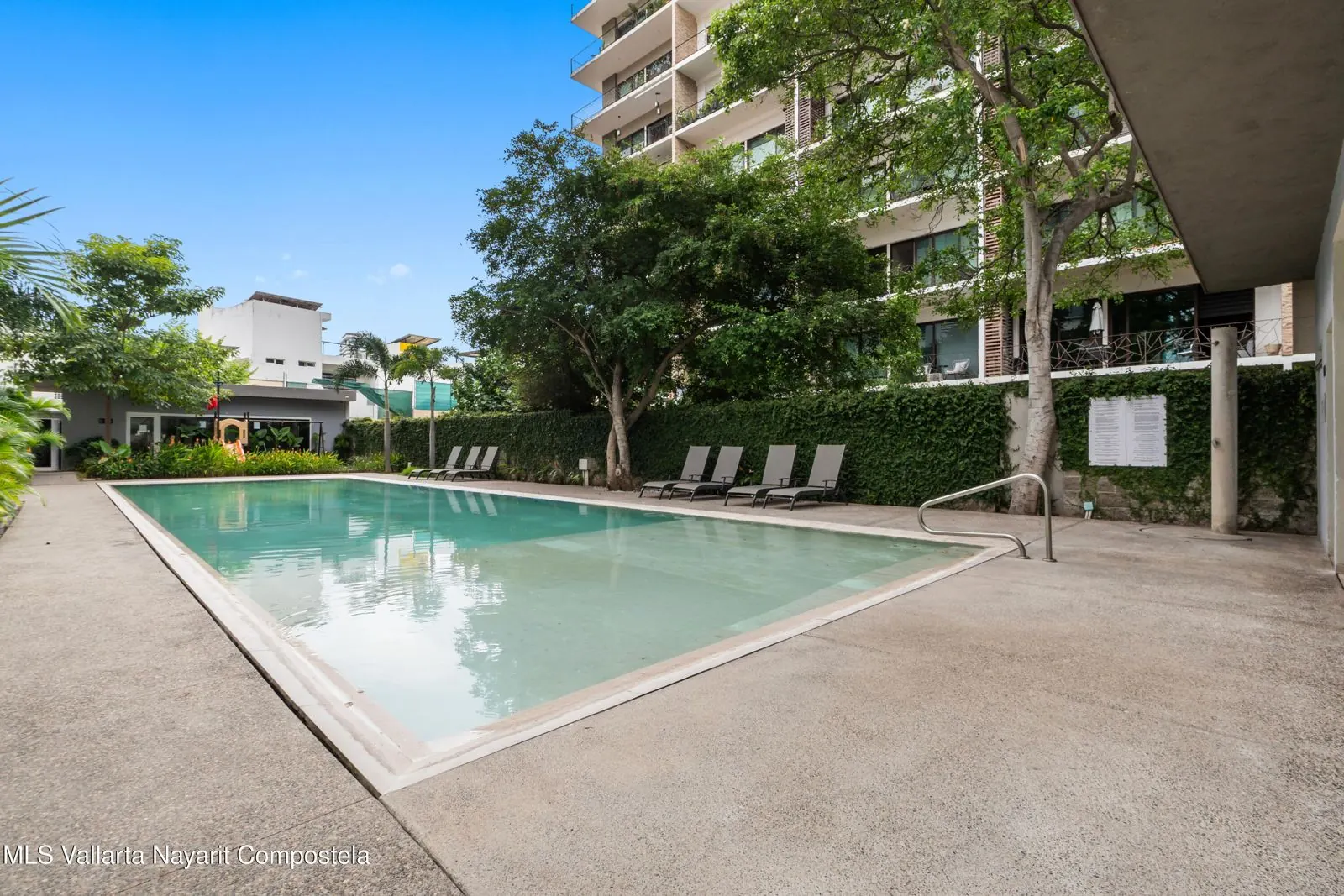 Pool at Distrito Coral