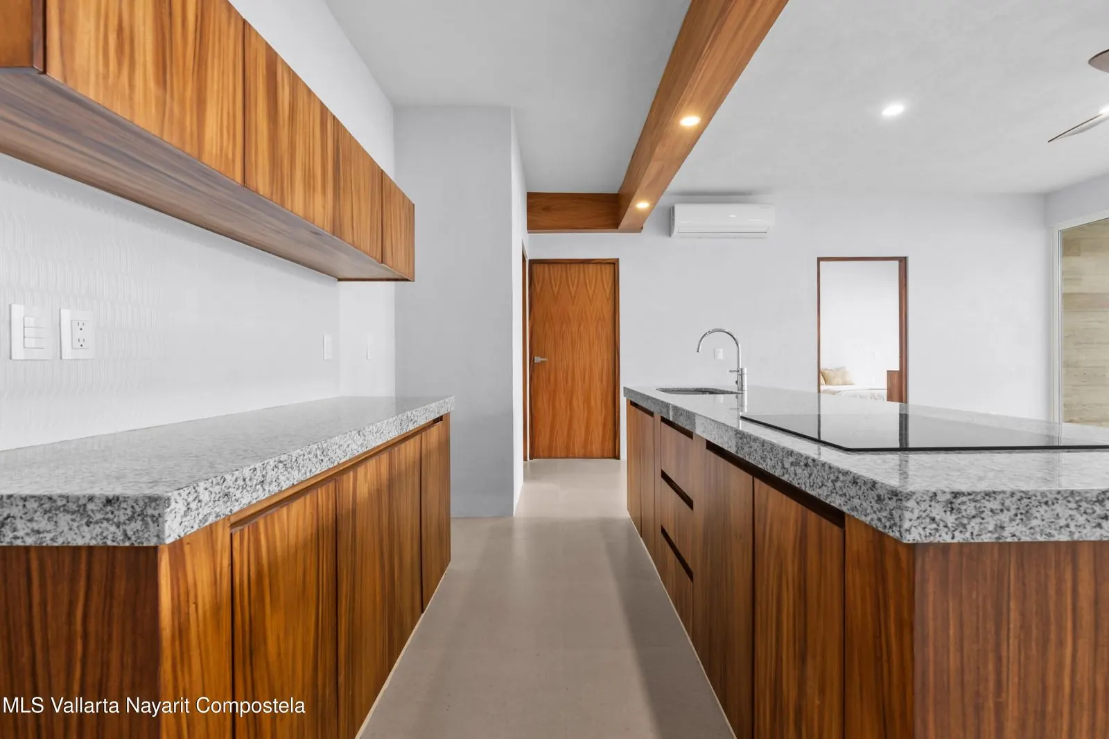 Bedroom of Nexpa Bucerías UP1, with light wood