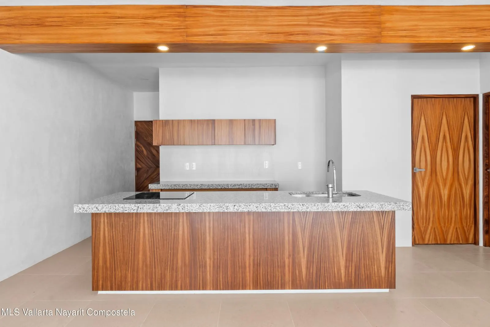 Bedroom of Nexpa Bucerías UP2, with dark wood